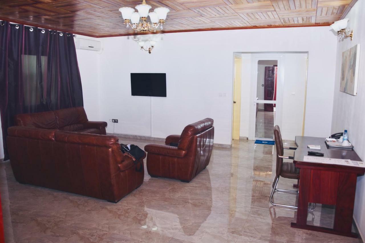 Hotel La Couronne Rw Yaounde Luaran gambar