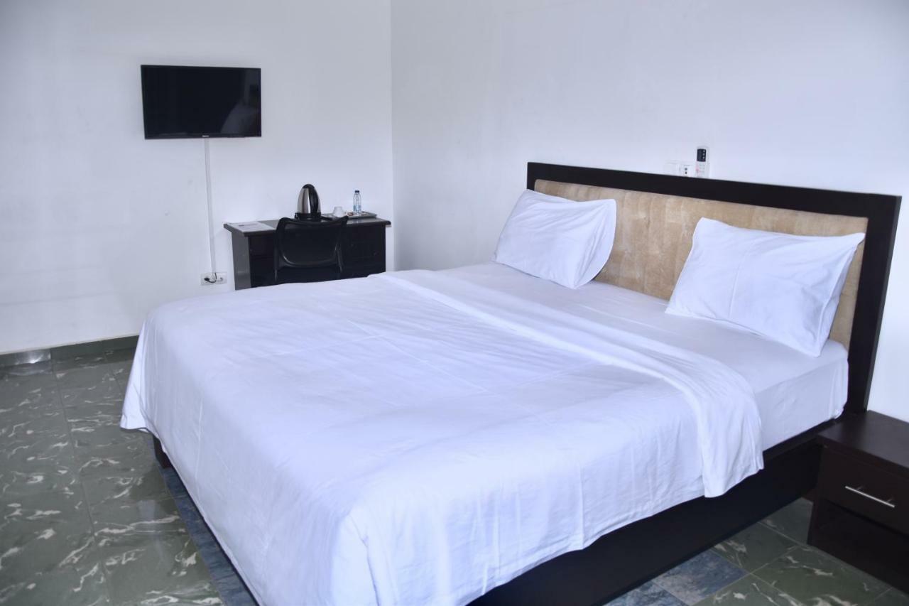 Hotel La Couronne Rw Yaounde Luaran gambar